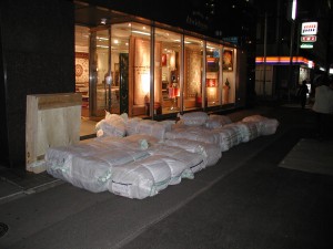 円高差益のメリットを生かして 原産地の有名工房から直輸入